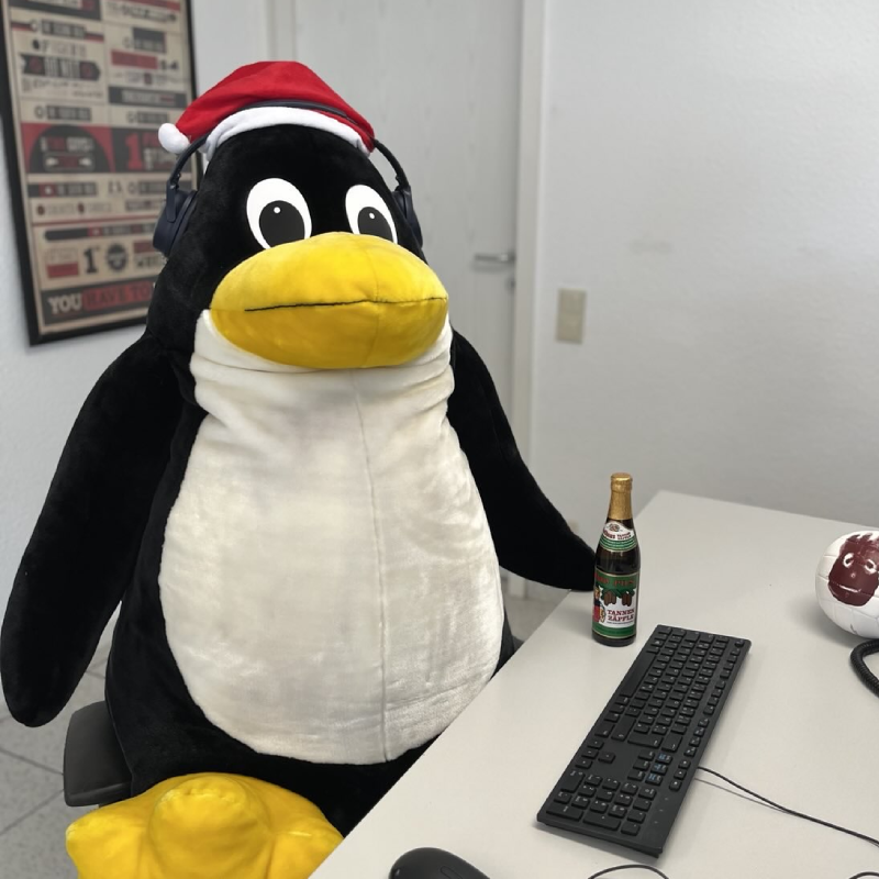 Tux Hover